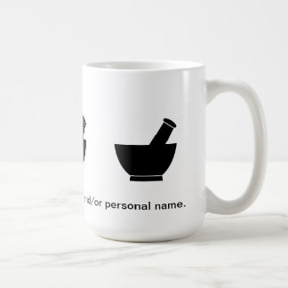 Pharmacist som blandar apotekkaffetravel mug kaffemugg