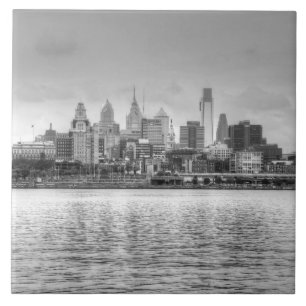 Philadelphia skyline i svartvitt kakelplatta