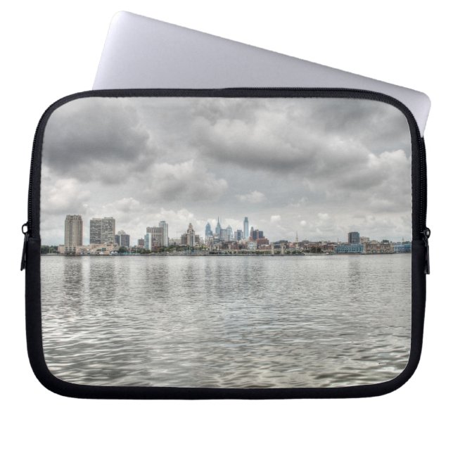 Philly skyline laptop sleeve (Framsidan)