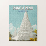 Phnom Penh Kambodja Illustration Travel Art Retro Pussel<br><div class="desc">Tryckdesign för Phnom Penh-reflektor. Phnom Penh,  Kambodjas livskraftiga huvudstad,  blandar rik Khmer-arvet med det moderna stadslivet,  med landmärken som Royalet Palace,  Silver Pagoda och det historiska Killing Fält.</div>