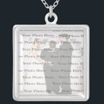 Photo Anpassningsbar Square Silver Bröllop Necklac Silverpläterat Halsband<br><div class="desc">Anpassa det här söt halsbandet att ha som bröllopsfavörer på bröllopsmottagningen eller att ha en själv som en hågkomst till din speciella dag. Detta halsband är också perfektens gåva till bridanten i hennes möhippa. Anpassa genom att lägga till fotot.</div>