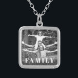*~* PHOTO AP42 FAMILY Bild Glitter Silverpläterat Halsband<br><div class="desc">SQUARE NECKLACE Bild Jewelry Photo Jewelry - Black GLITTER and White Block Brev (sök-ID AP42 för liknande utformningar på olika produkter) Överför till Zazzle-produkter eller andra smycken. * Energetiskt förbättrad minnesminnesminnesminnesminnesfamilj för Keepsakyminnen. Ladda upp familjen bild. Höger: "FAMILY" Ett textområde är tillgängligt. Anpassa teckensnittet färg, teckensnittet storlekt faktiskt för teckensnittet...</div>