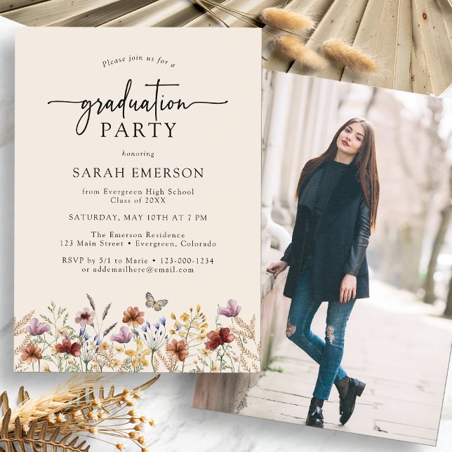 Photo Boho Studentfest Inbjudningar (Photo Boho Wildfloer Graduation Party Invitation with Butterfly by Painted Paperie
)