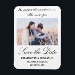 Photo Bröllop spara datum Magnet<br><div class="desc">Foto Bröllop spara datum Magnet har foto- och textmall.En perfekt för enkelt och modernt bröllop.Klicka på personlighetsknappen om du vill anpassa den med text och foton.Besök gärna min butik " loveyouart" om du vill ha andra eller liknande utformningar.</div>