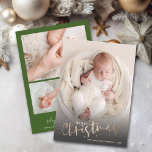 Photo Collage jul Birth Meddelande<br><div class="desc">Sött helgdag Tema tillkännagivande för födelse har ditt favoritfoto på framsidan med God jul och namn i hälsning. Din baby födelsetal och 3 foton på baksidan. Ändra bakgrunden färg på baksidan med Redigera verktyg.</div>