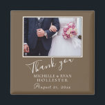 Photo Elegant Tack Bröllop Magnet<br><div class="desc">En bröllop-magnet med anpassningsbara bröllop-foto,  namn och bröllop-datum. En elegant och snyggt tack till dig magnet - underbar som gåva till dina gäster.</div>