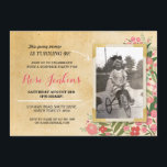 Photo Födelsedagsfest Coral Blommigt Vintage Inbju Inbjudningar<br><div class="desc">Lägg till ditt foto i vintagen stil blommigt inbjudan. Lägg till alla åldrar. Utskrift bakåt ingår.</div>