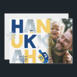 Photo HANUKKAH Menorah Dreidel Greeting Card<br><div class="desc">Vårt Hanukkah Greeting-kort med en dröm, menorah, gelégodis och judiska stjärnor av David är ett vackert, roligt sätt att önska familj och vänner en Lycklig Hanukkah i stil. . Anpassa med din anpassningsbar hälsning på motsatt sida för att verkligen göra det till ett slag. Fråga: Skicka e-post eller skicka e-post...</div>