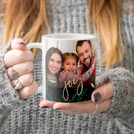 Photo Joy Black Red Grönt Guld Greenery jul Kaffemugg