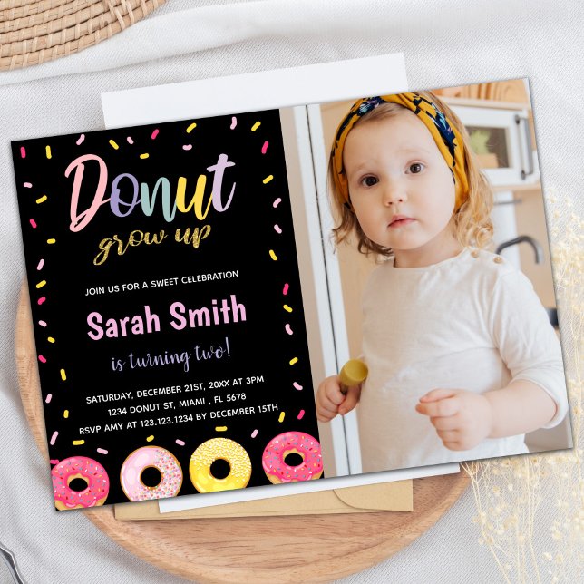 Photo Lila Glitter Black Rosa Donut Birthday Inbjudningar (Photo Purple Glitter Black Pink Donut Birthday Invitation)