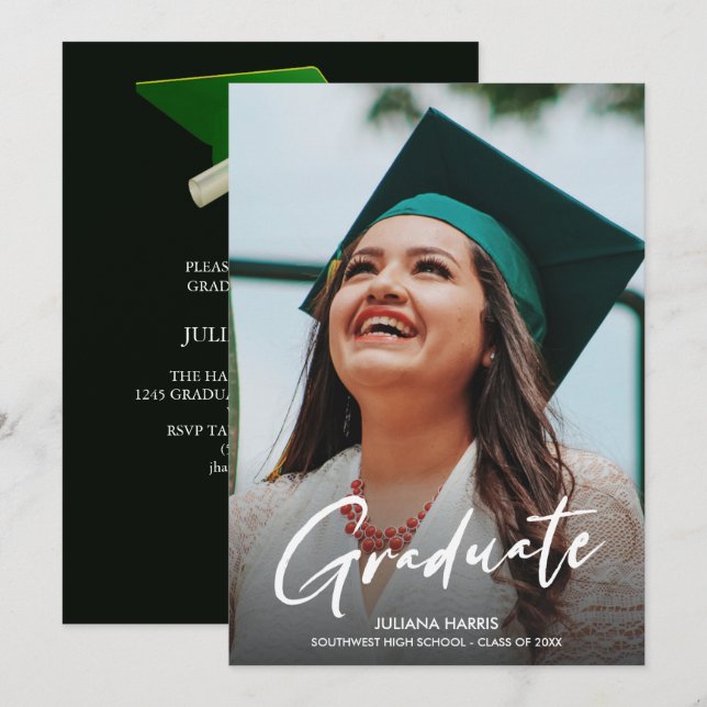 Photo Modern Script Grönt Cap Party Studenten Inbjudningar (Fram/baksida)