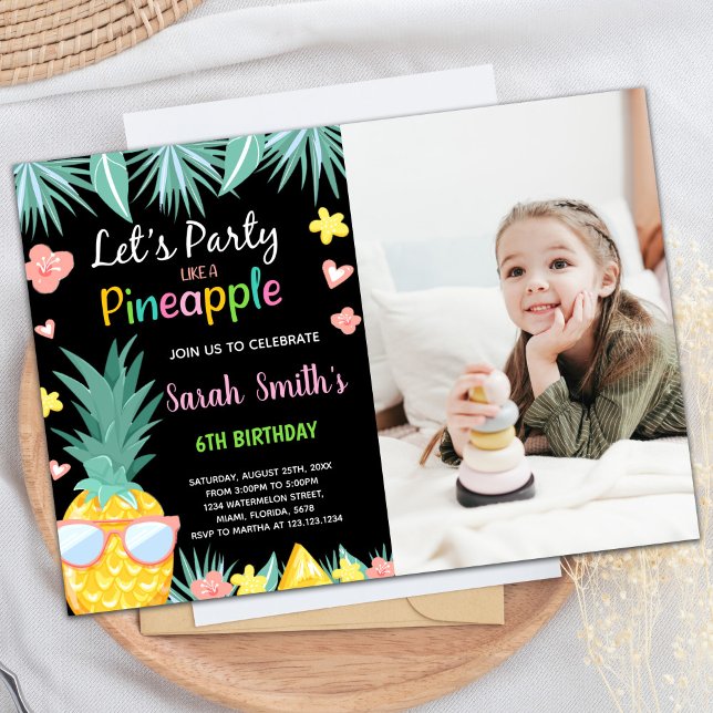Photo SunGlass Black Pineapple Party Birthday Inbjudningar (Photo SunGlass Black Pineapple Party Birthday Invitation)
