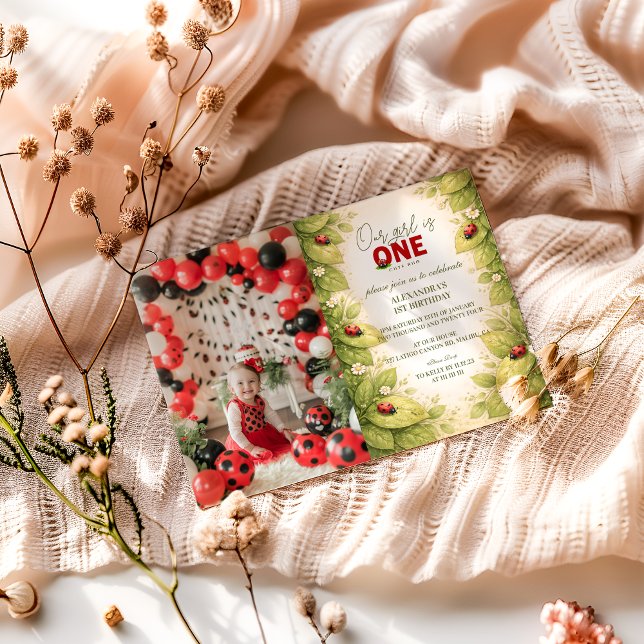 Photo Vintage Garden Lady Bug 1st Birthday Inbjudningar (Skapare uppladdad)