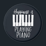 Pianist Happity spelar Piano Magnet<br><div class="desc">Vintage och återdesign för musiker,  pianospelare,  orkestermedlem och musik älskare. Coola och lustigt nödrakgods för pianist. Perfekt för pianolärare,  sångare och sångskrivare. Underbar julklapp och födelsedagspresent för barnson,  mor,  barndotter,  far,  son,  dotter,  bror,  syster,  vänner,  kollega och medarbetare.</div>