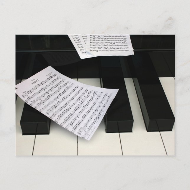 Piano nycklar med musik vykort (Framsida)