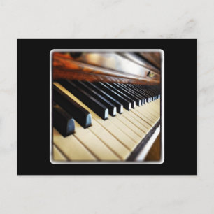 Piano Nycklar på det svarta vykortet Vykort