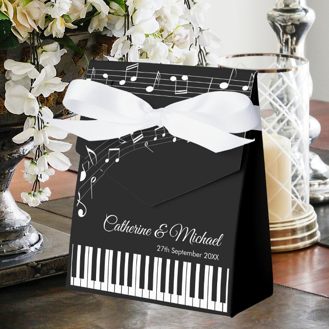 Pianotangentar Musikaliska Noter Svart & Vit Bröll Presentaskar (Front view romantic piano keys wedding favor box with black white musical notes classic melody theme)