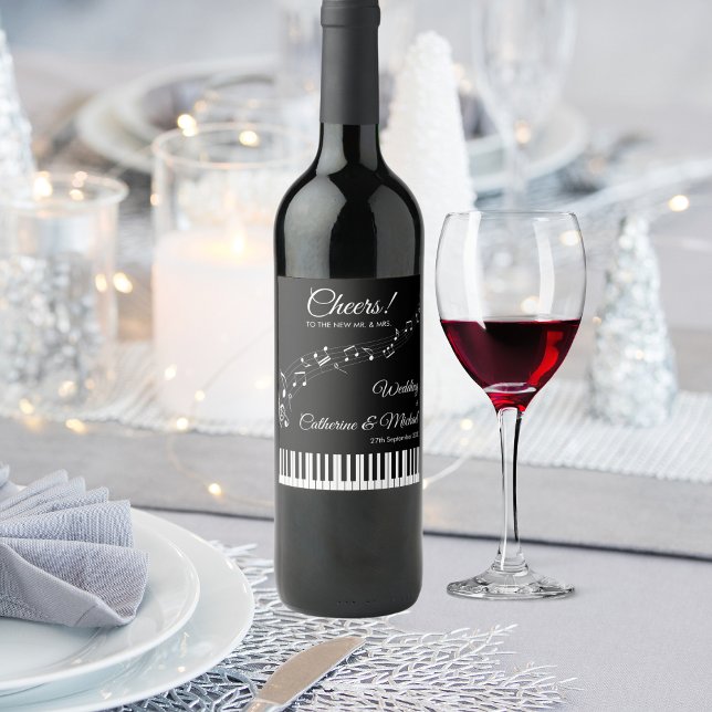 Pianotangentar Musikaliska Noter Svart & Vit Bröll Vinflaska Etikett (Front view timeless modern symphony style music artist concert inspired wedding wine bottle label)