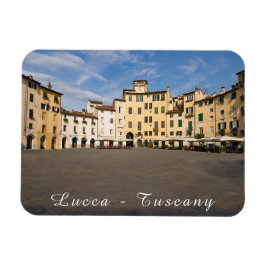 Piazza Anfiteatro-torget i Lucca - Toscana, Italie Magnet