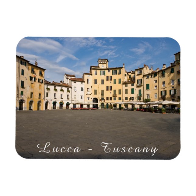 Piazza Anfiteatro-torget i Lucca - Toscana, Italie Magnet (Horisontell)