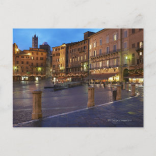 Piazza Del Campo vid dusk, Siena. Vykort