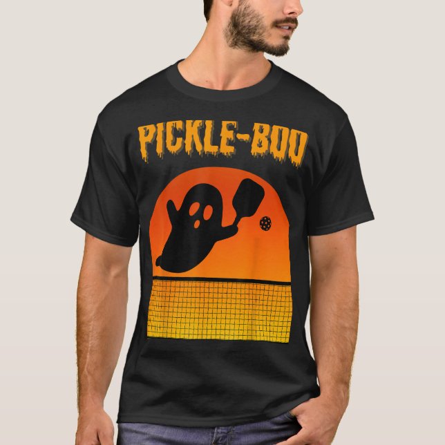 Pickle-Boo Ghost spelar Pickleball Halloween-kostn T Shirt (Framsida)