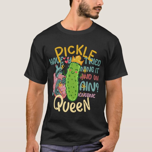 Pickle Queen Vegan Funny Cucumber Vegetable T Shirt (Framsida)