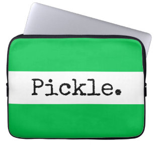 PICKLE Roligt Text vid Grönt vit Rand Laptop Fodral
