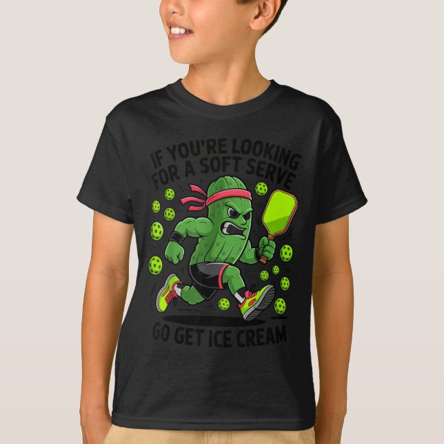 Pickle som spelar pickle ball rolig pickleball-äls t shirt (Framsida)