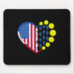 Pickleball Boll med amerikanskt Flagga 4:e Musmatta<br><div class="desc">Lusande Pickleball Boll med amerikanskt Flagga-hjärta 4 juli</div>