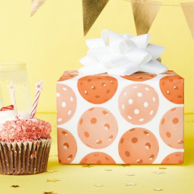 Pickleball Boll, Orange Pickleball Bollar on White Presentpapper (Födelsedagsfest)