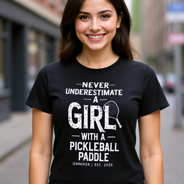 Pickleball Gift-Personlig för leksakstyp T Shirt (pickleball gift personalized funny shirt women typography paddle birthday christmas club mom friend)