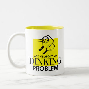 Pickleball humor, fråga mig om mitt matproblem. Två-Tonad mugg