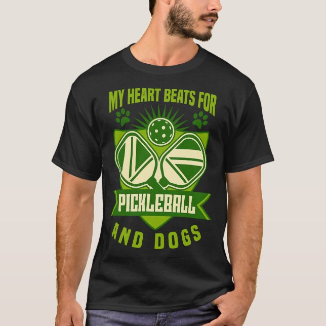 Pickleball Hund Mitt hjärta slår för Pickleball T Shirt (Framsida)