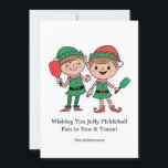 Pickleball-julklappar, Anpassningsbar Text Julkort<br><div class="desc">upp lite helgdag med det här charmerande julkortet! Det här kortet har ett sött handtag för att spela pickleball och plats för din personlig. Det är perfekten för att ansluta till medspelare, klubbar och tränare. Även underbar för att du sprider pickleball-glädje till dina vänner och din familj den här festsäsongen!...</div>