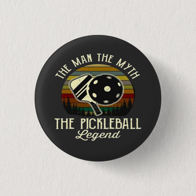 Pickleball- Mannen, Myten, Legenden  Knapp (Framsida)