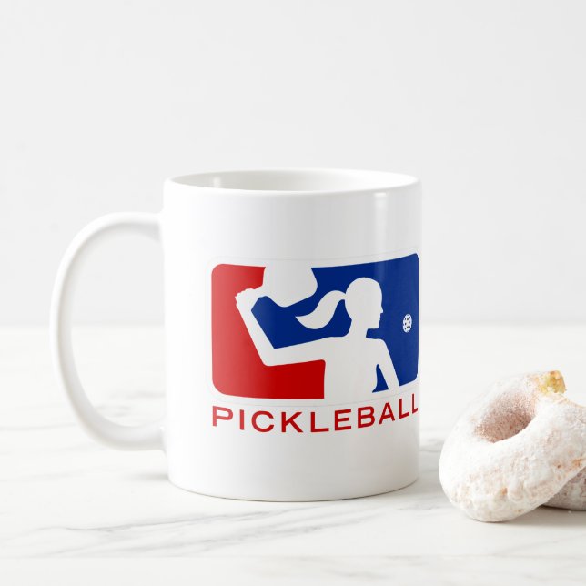 Pickleball mugg: (Röda/blått) högre seriekvinnor, Kaffemugg (Med munk)