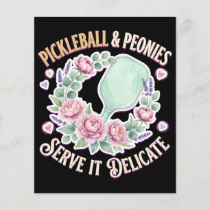 Pickleball Och Peonies Serverar Den Ömtåliga Flygblad