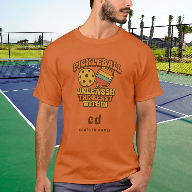 Pickleball orange-roligt, citattretro monogram t shirt (Skapare uppladdad)