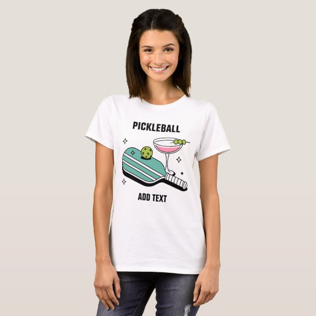 Pickleball Paddle and Cocktail T Shirt (Hel framsida)