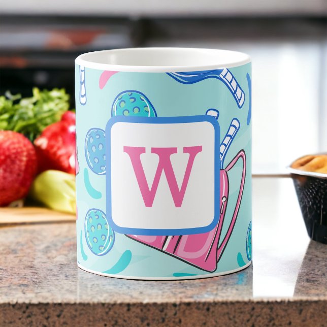 Pickleball Paddles och Bollar Blue Preppy Initial Kaffemugg (Skapare uppladdad)