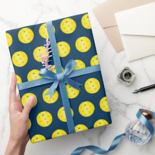 Pickleball Player Gult Pickle Boll har mönstrats Presentpapper