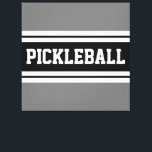 PICKLEBALL Sporty Black White Grått Tävla Rand Canvastryck<br><div class="desc">Den här roligtens sportiska design har PICKLEBALL-text inuti ett markerat svart rand med dubbla vita ränder mot en grått-bakgrund.</div>