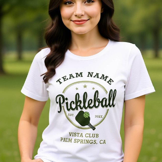 Pickleball Team Klubb Personlig Emblem-Grönt T Shirt (pickleball personalized shirt emblem club team player vintage custom text name green retro)