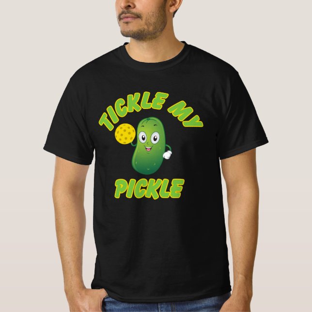 Pickleball Tickle min Pickle T Shirt (Framsida)