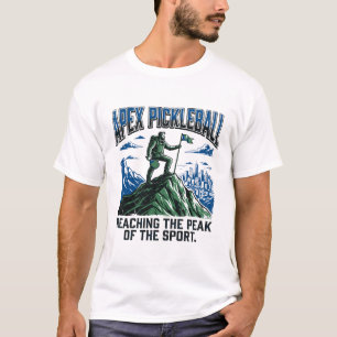 Pickleballspelare når bergstoppen Skyli T Shirt
