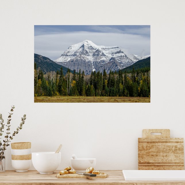 Picturesque Canadian Mountain, Mount Robson Poster (Kök)