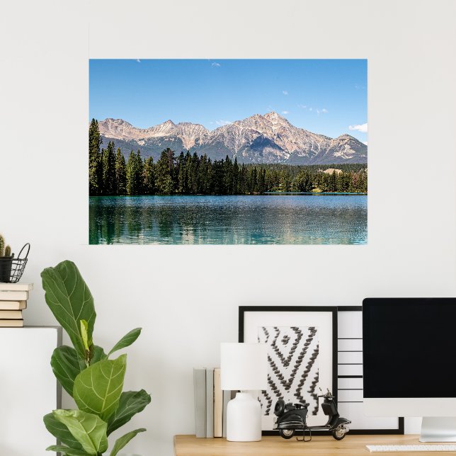 Picturesque Canadian Mountain, Pyramid Mountain Poster (Hemmakontoret)