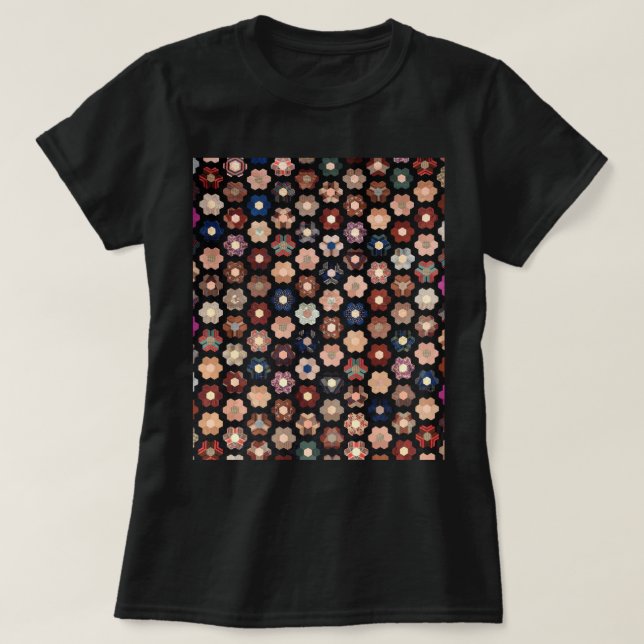 Pieced hexagons quilt t shirt (Design framsida)
