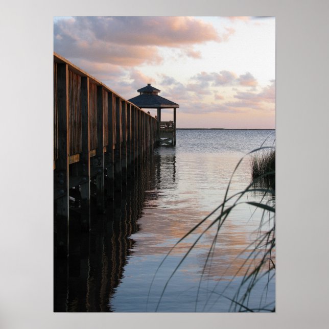 Pier & Gazebo vid Sunset, Outer Banker NC Poster (Framsidan)